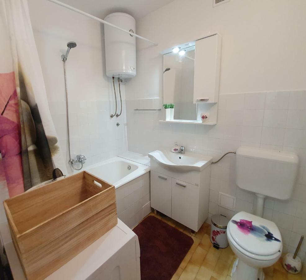 Apartment Dina 오미스 외부 사진